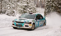 Rallijā Sarma 2024 sportisti skatītājus priecēja ar sīvām cīņām