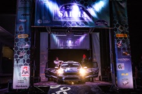 Sportisti rallija Sarma 2024 atklāšanā slavē ātrumposmus